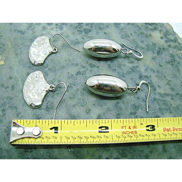 Lot of 2 Dangle Earrings Hammered & Puffy Bulb Designs 1" Fashion Silver Tone - Picture 5 of 6